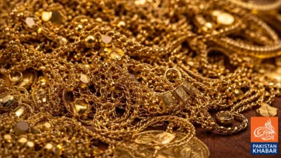 Gold Prices Surge While Silver Becomes Cheaper