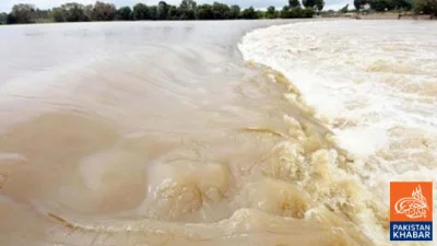 Water level rises in River Indus; 35 spillways of Chashma Barrage opened