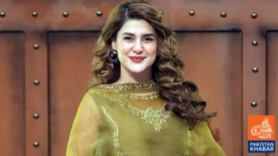 Headline: Old Video of Kubra Khan Goes Viral, Featuring Interesting Conversation on Urdu Pronunciation