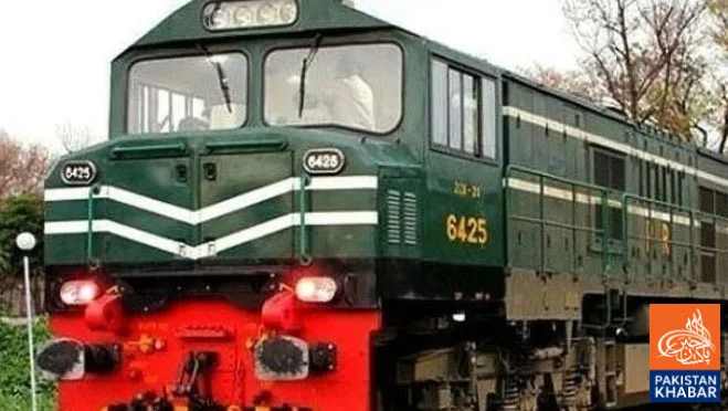 پشاور سے کراچی نئی عوام ایکسپریس ٹرین کا افتتاح، جدید سہولیات سے آراستہ سروس شروع