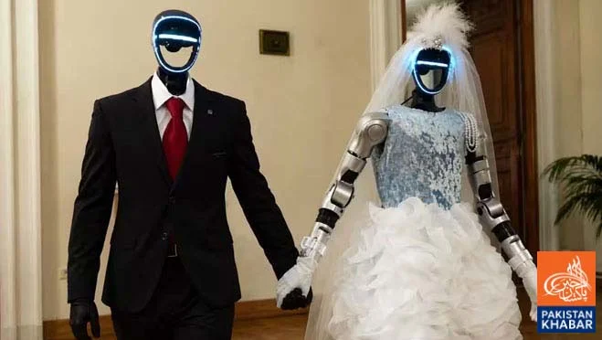 Russia Hosts First Symbolic Robot Wedding
