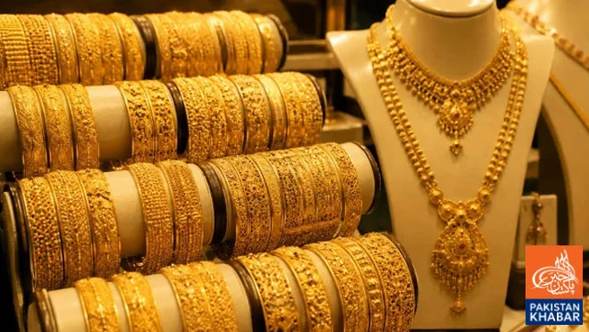 Gold Price Falls by Rs3,700 per Tola