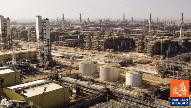 Houthis Claim Drone Attack on Aramco Jazan Refinery, Fire Contained