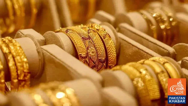 Gold Prices Drop Further, Down Rs900 per Tola