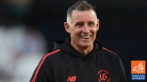 Australia and England Compete for Mike Hussey