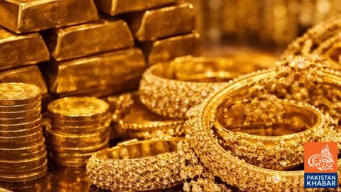 Gold Prices Fall Further, Silver Becomes More Expensive