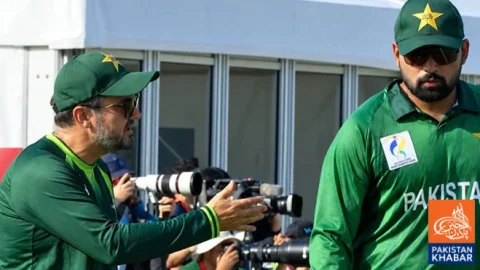 Mike Hesson Accused of Acting as a ‘Non-Playing Captain’ for Pakistan