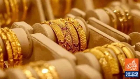 Gold Prices Drop Further, Down Rs900 per Tola