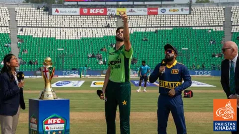 Tri-Nation Series Final: Pakistan Opt to Bowl Against Sri Lanka